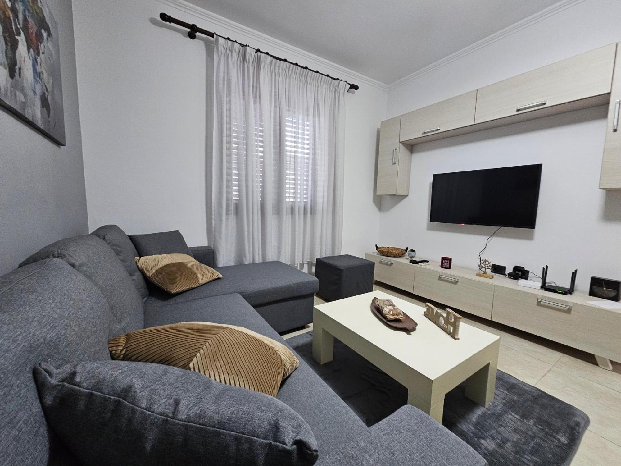 Wanderlust Tirana 2 Apartment Ngoại thất bức ảnh