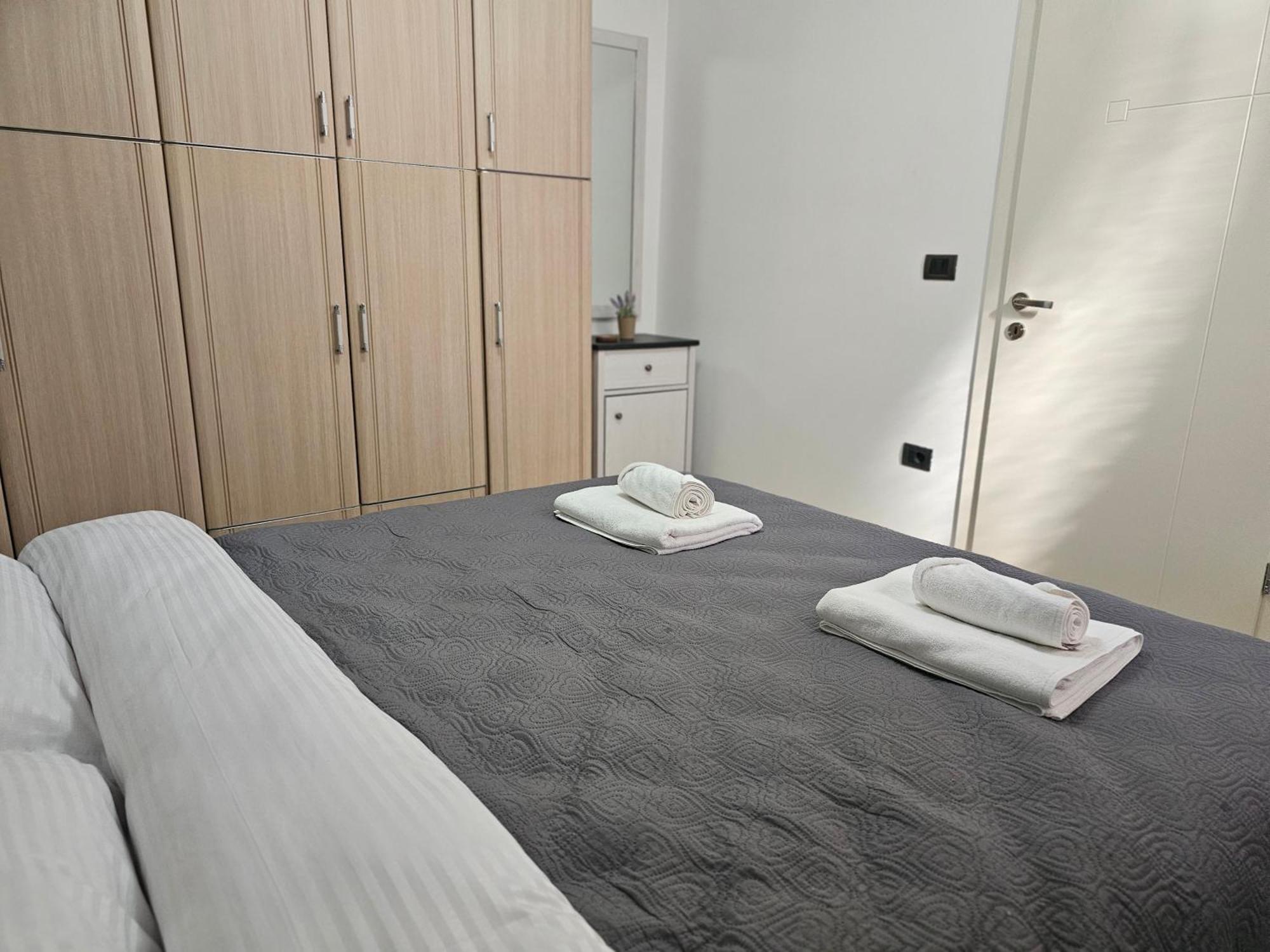Wanderlust Tirana 2 Apartment Ngoại thất bức ảnh