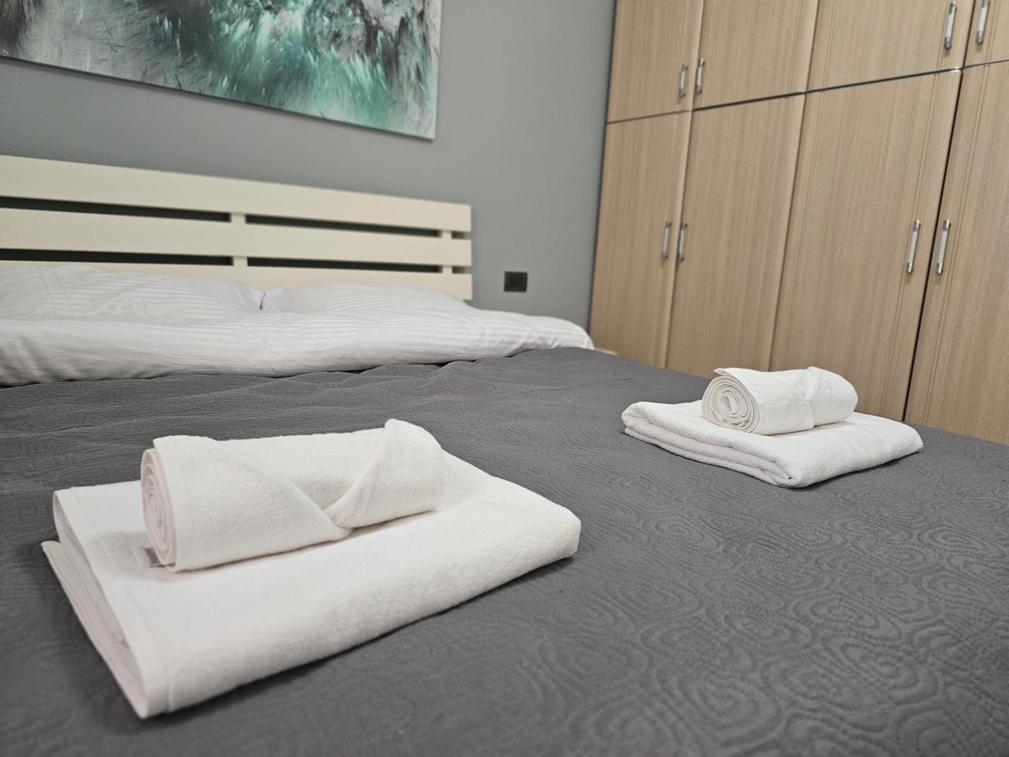 Wanderlust Tirana 2 Apartment Ngoại thất bức ảnh